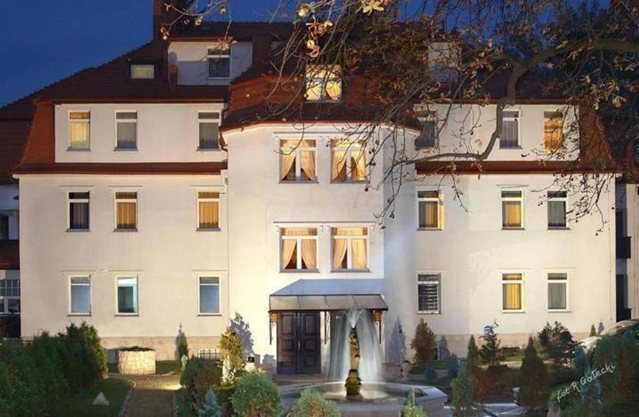 Viilla Rezidence Bed & Breakfast Kudowa-Zdroj Bagian luar foto